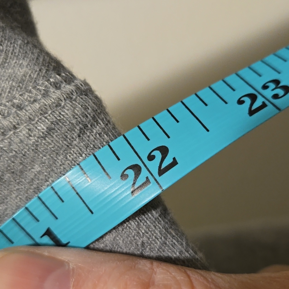 Everlane 100% Human Sweatshirt - Picture 6 of 7